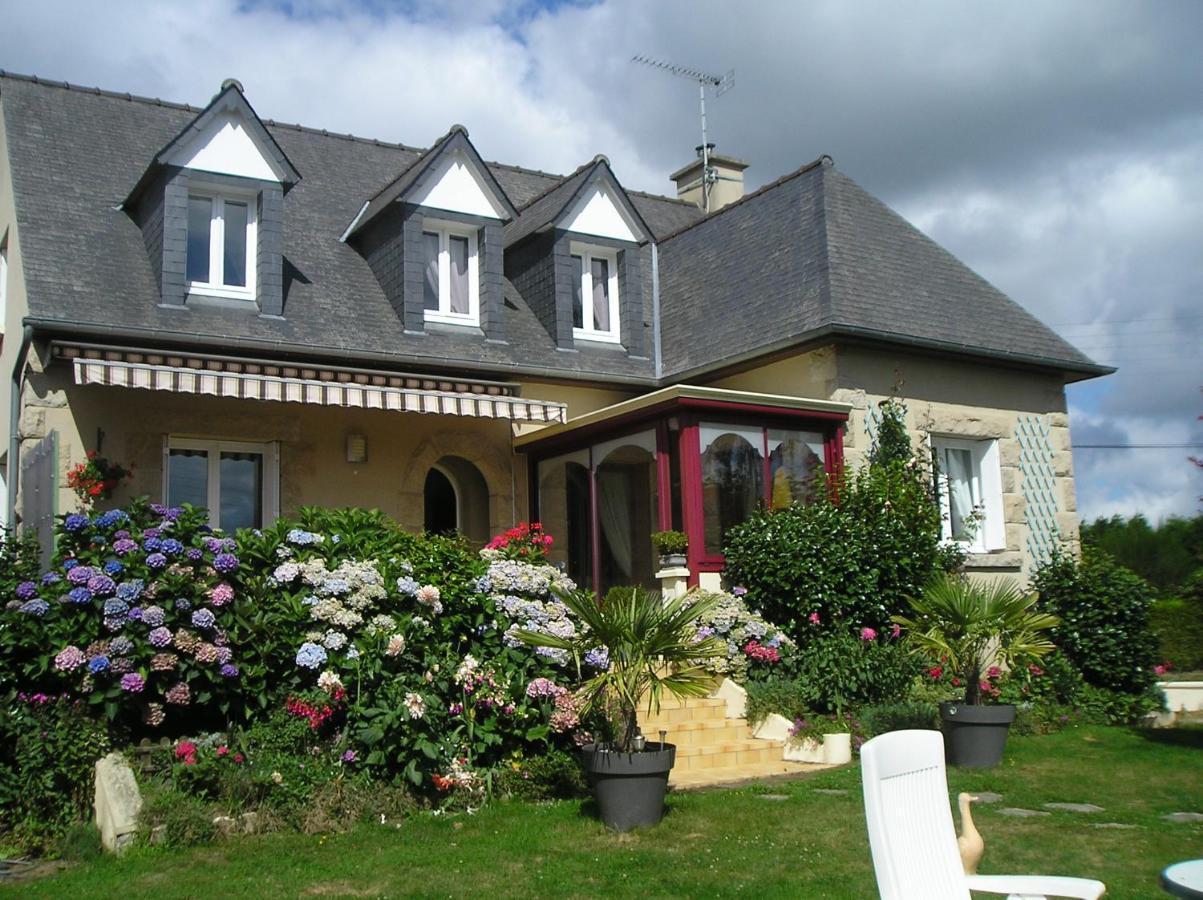 Les Hortensias Bed & Breakfast Saint-Pierre-de-Plesguen Exterior photo